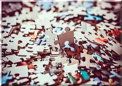 pile of puzzle pieces