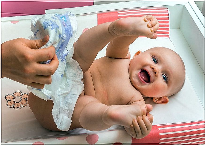 7 mistakes we make by changing diapers on babies