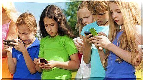 Kids with smartphones