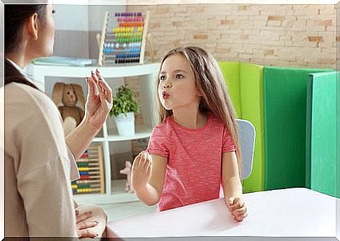 Angry girl talking to mom - time to introduce the traffic light technique?