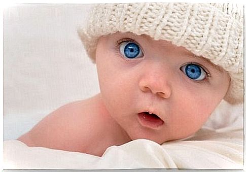 baby with very blue eyes